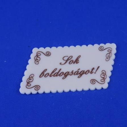 Cukortábla Sok Boldogságot felirattal
