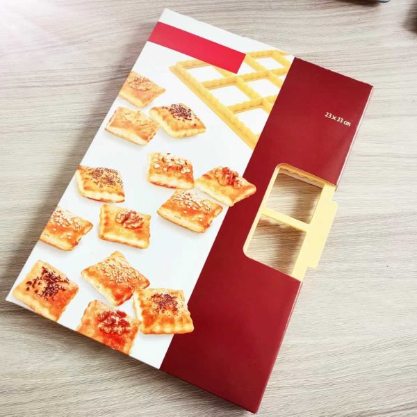 VZ sajtos kocka kiszúró 23 cm x 33 cm (T0100112)